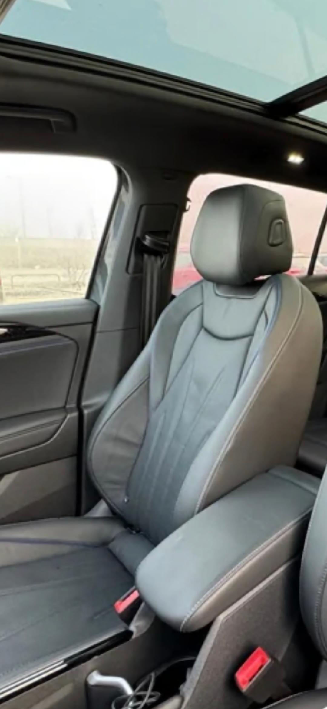 Ledersitze oder Schalensitze bei R-Line? Ergonomie?